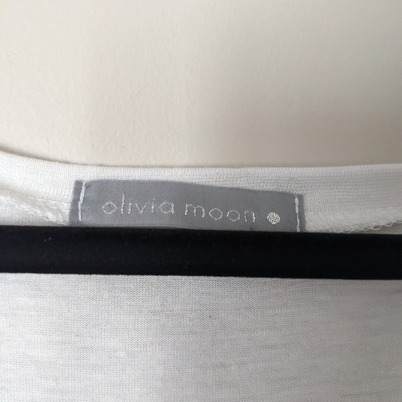 Olivia Moon Tres Jolie White T-shirt Size Medium - Picture 8 of 12